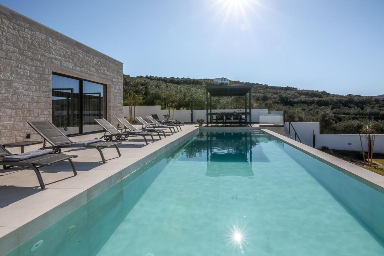 Villas Phos And Kallos Kíssamos Exteriör bild